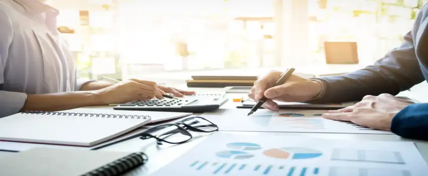 Asegura la transparencia empresarial con asesoría financiera y control contable estratégico